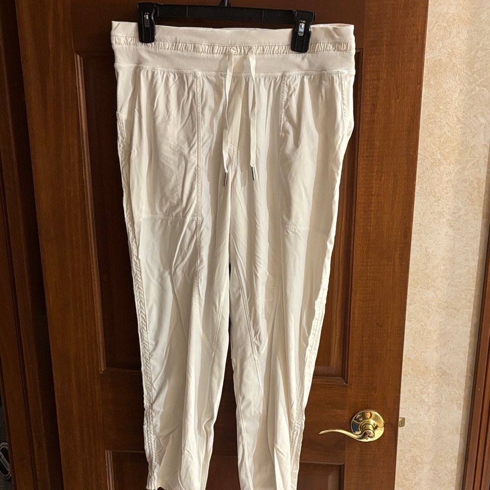 Lululemon Athletica White Cropped Pants